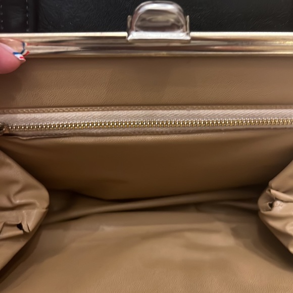 VTG 60s Black Handbag Pocketbook with Short Handles and Bonus Scarf - Picture 9 of 15